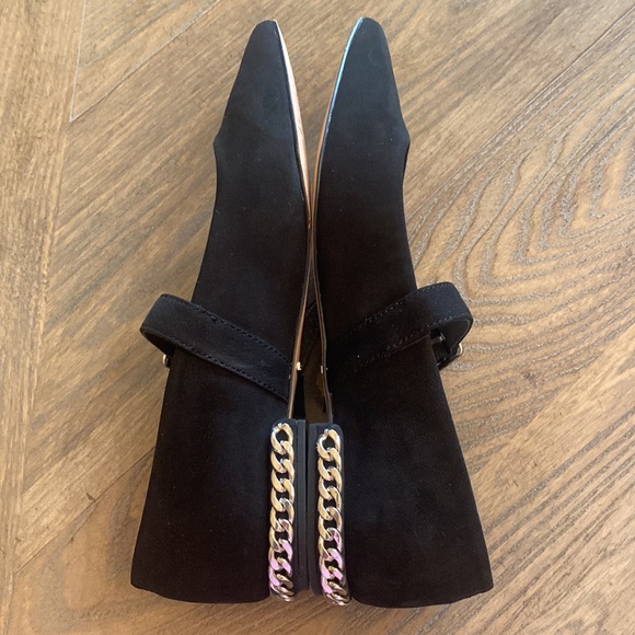 Gianni Bini black suede flats. - Picture 5 of 6